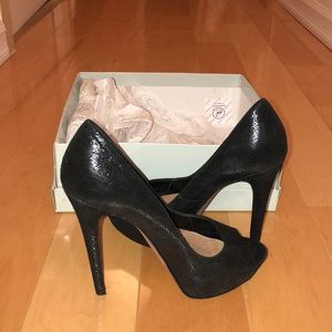 Nine West shiny suede peep toe pumps